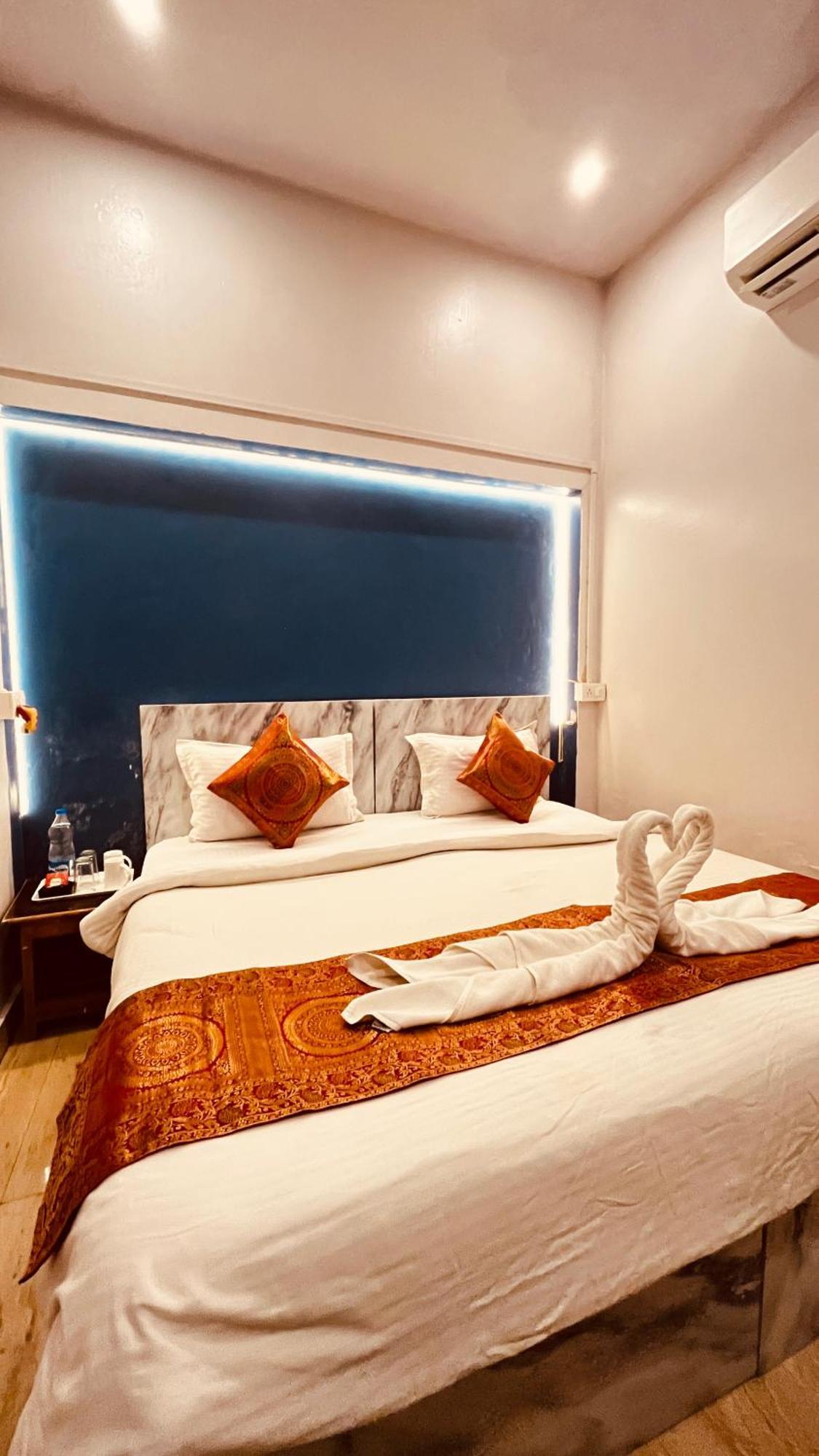 Vibe N Joy Hotell Varanasi Eksteriør bilde