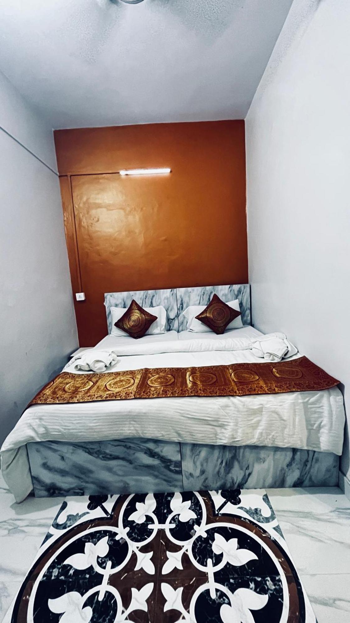 Vibe N Joy Hotell Varanasi Eksteriør bilde