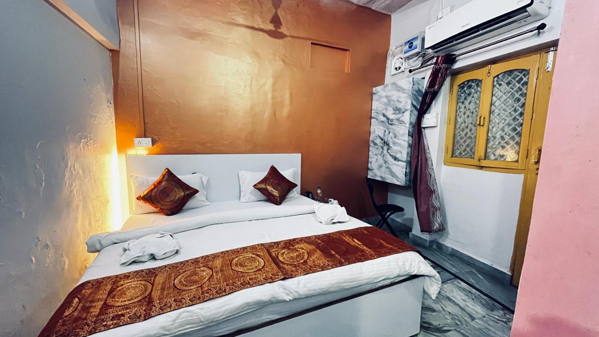 Vibe N Joy Hotell Varanasi Eksteriør bilde
